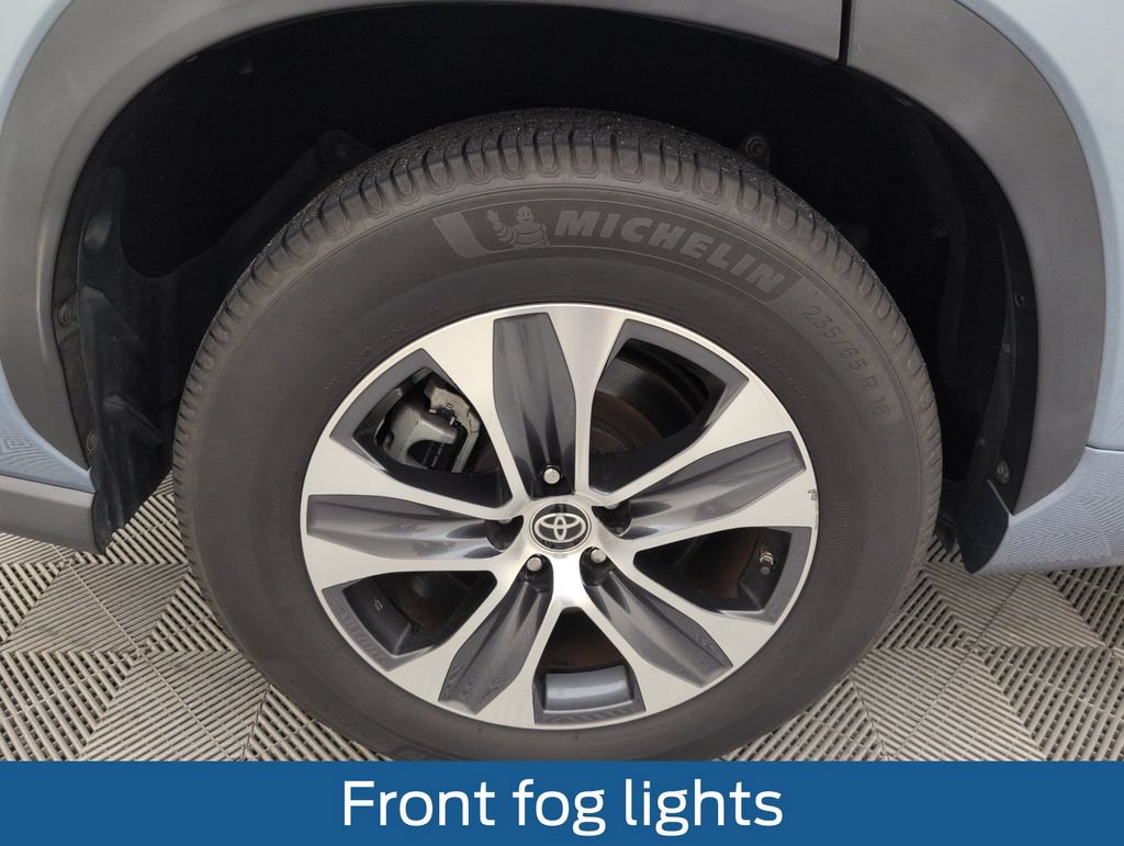 Used 2021 Toyota Highlander XLE FWD image 21
