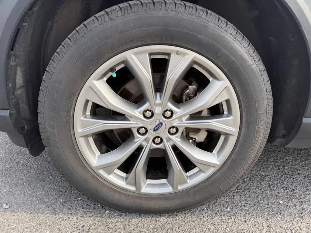Certified 2022 Ford Explorer XLT w/ Equipment Group 202A AWD/4WD image 19