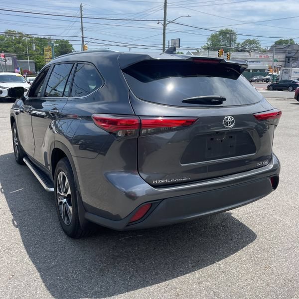 Used 2023 Toyota Highlander XLE AWD/4WD image 26