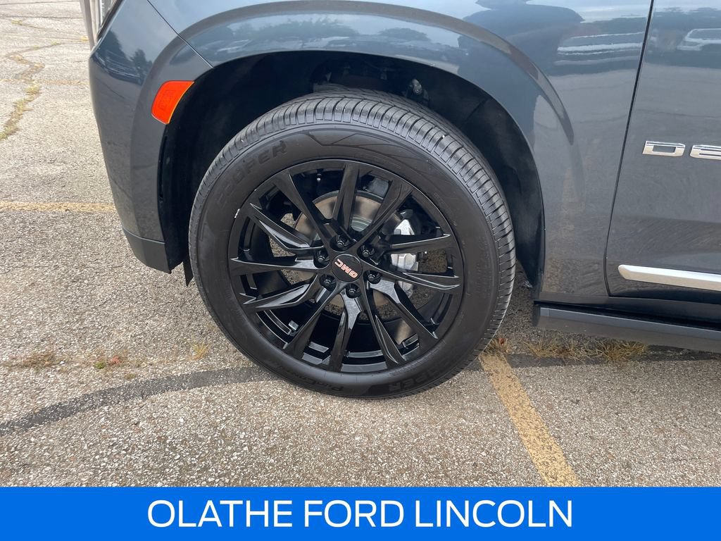 Used 2021 GMC Yukon Denali w/ Denali Premium Package AWD/4WD image 30