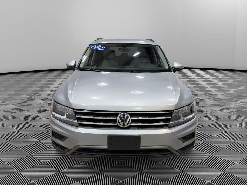 Used 2021 Volkswagen Tiguan SE AWD/4WD image 2