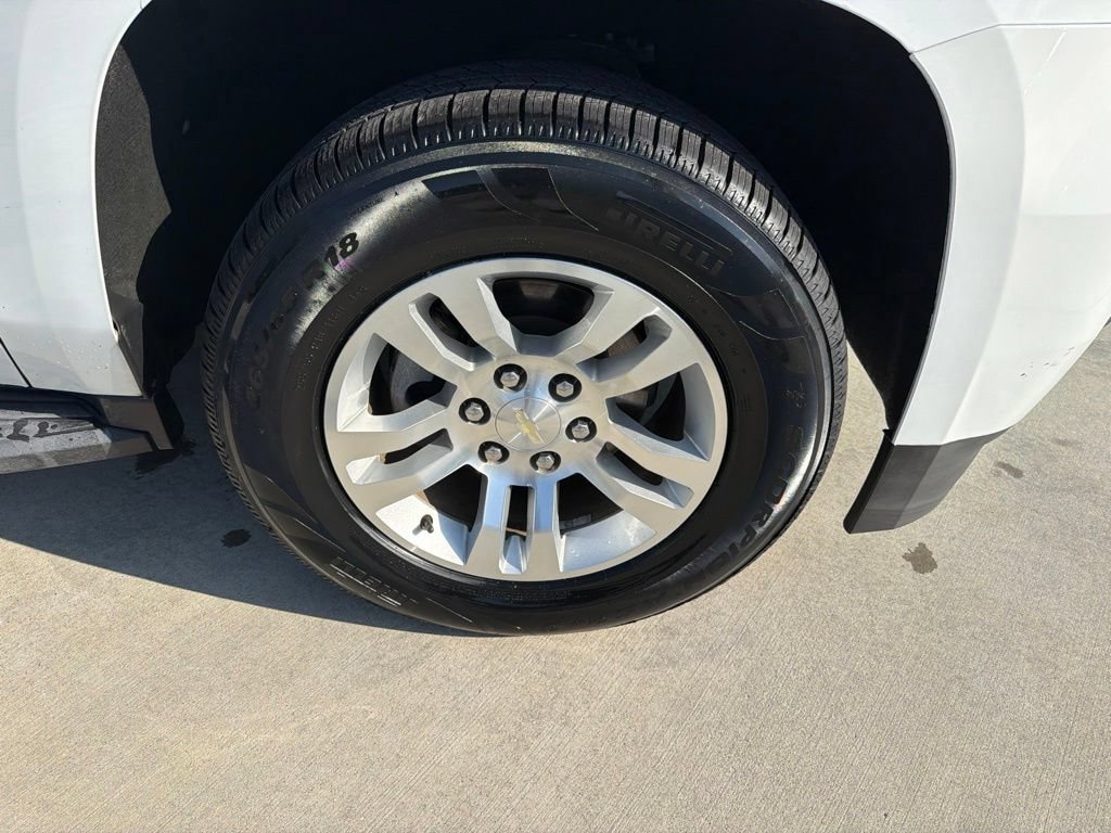 Used 2019 Chevrolet Suburban LT RWD image 13