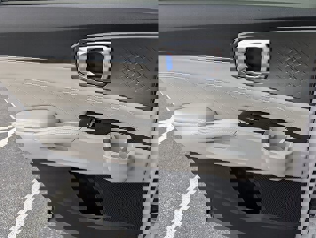 Used 2023 Kia Sorento SX image 27