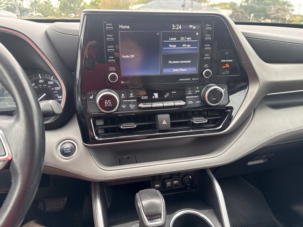 Used 2021 Toyota Highlander XLE AWD/4WD image 21
