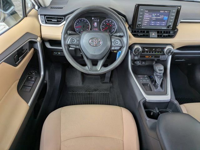 Used 2022 Toyota RAV4 LE image 13