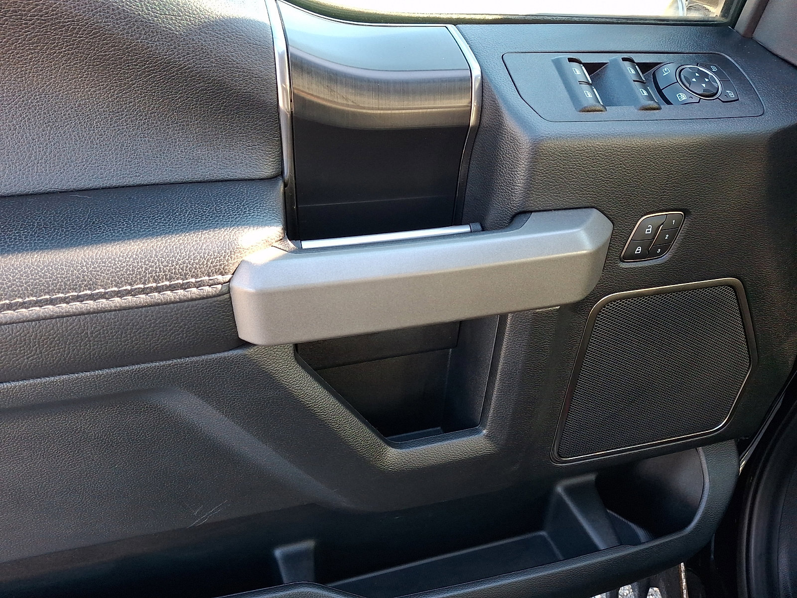 Certified 2020 Ford F150 Raptor w/ Equipment Group 802A Luxury image 15