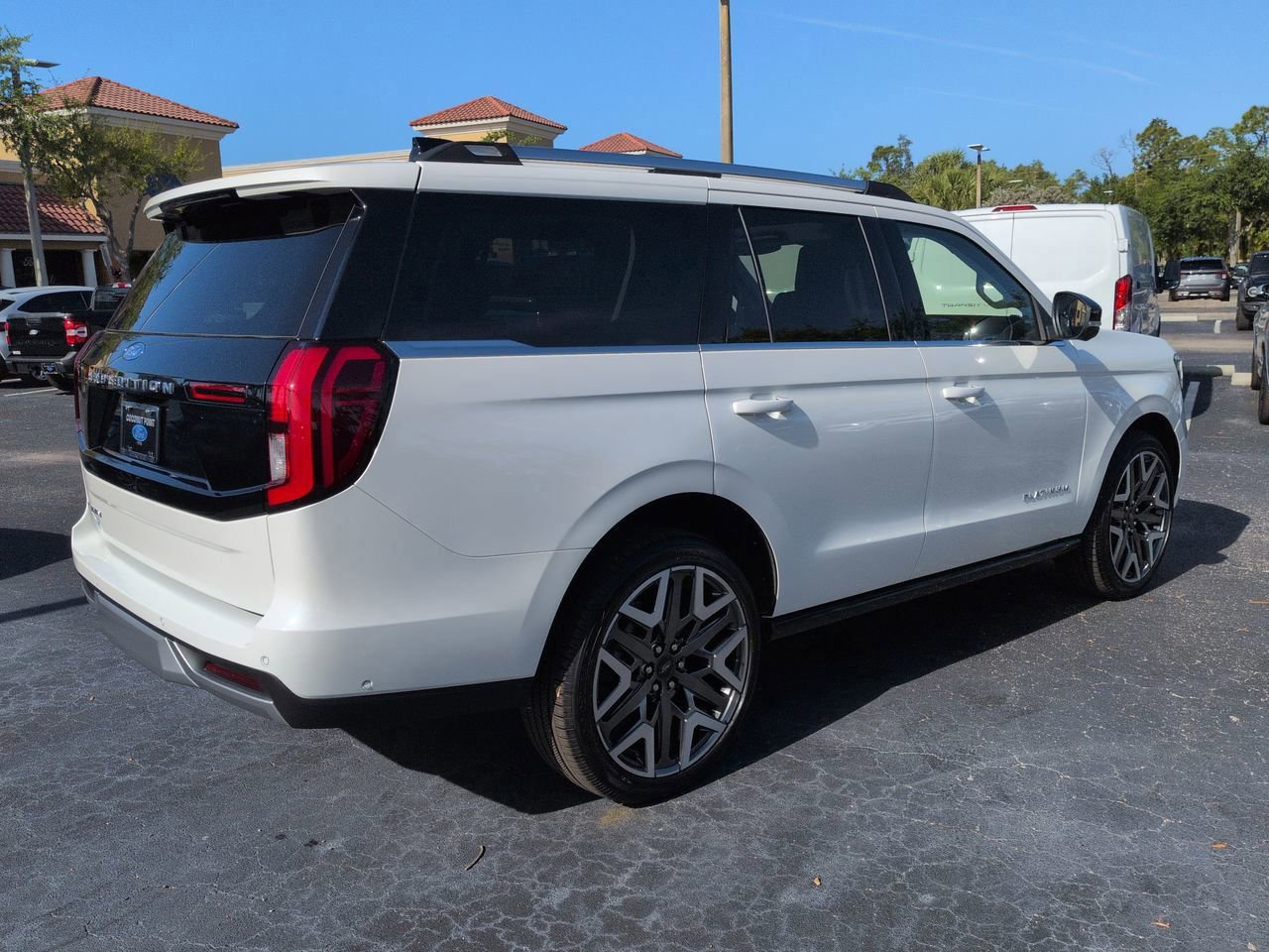 Certified 2025 Ford Expedition Platinum w/ Platinum Ultimate Package image 5