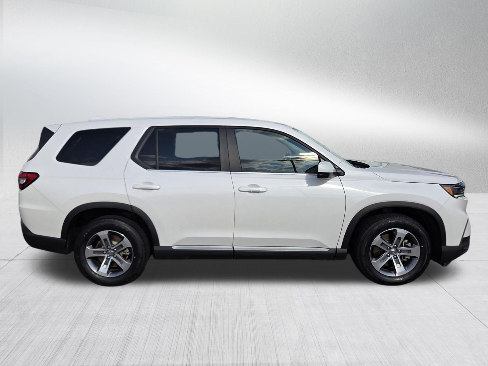 Used 2023 Honda Pilot EX-L image 8