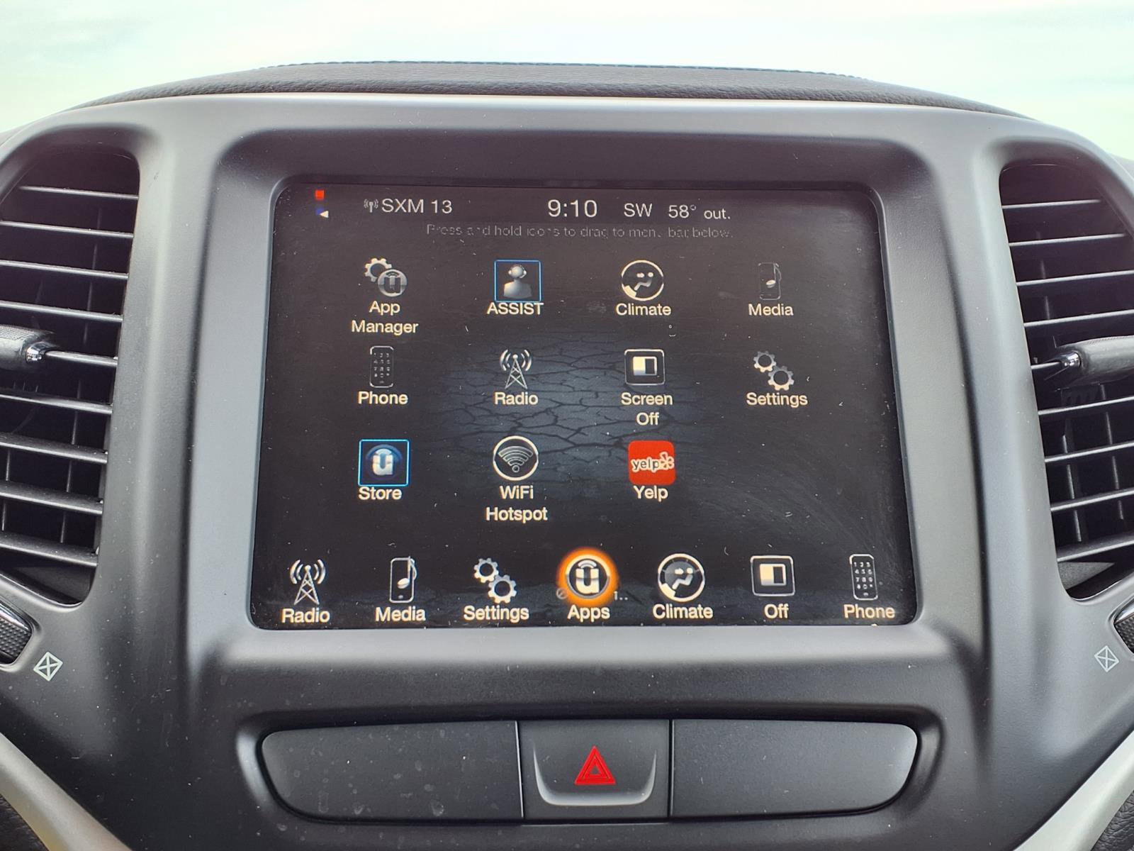 Used 2017 Jeep Cherokee Latitude FWD image 13