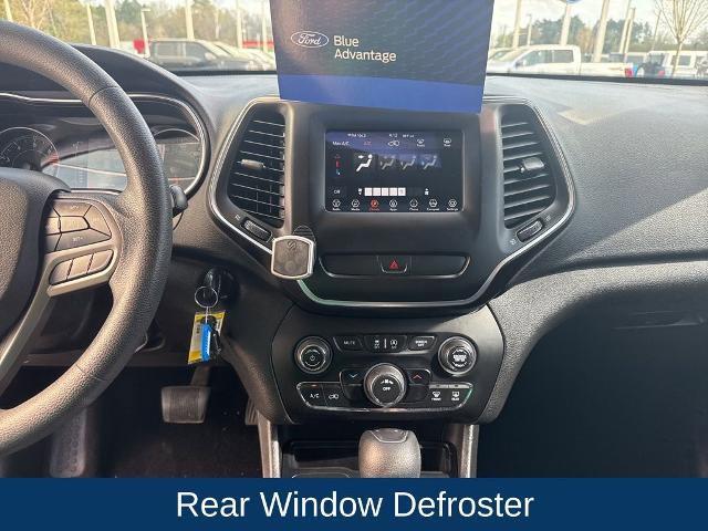 Used 2019 Jeep Cherokee Latitude w/ Popular Appearance Group image 18