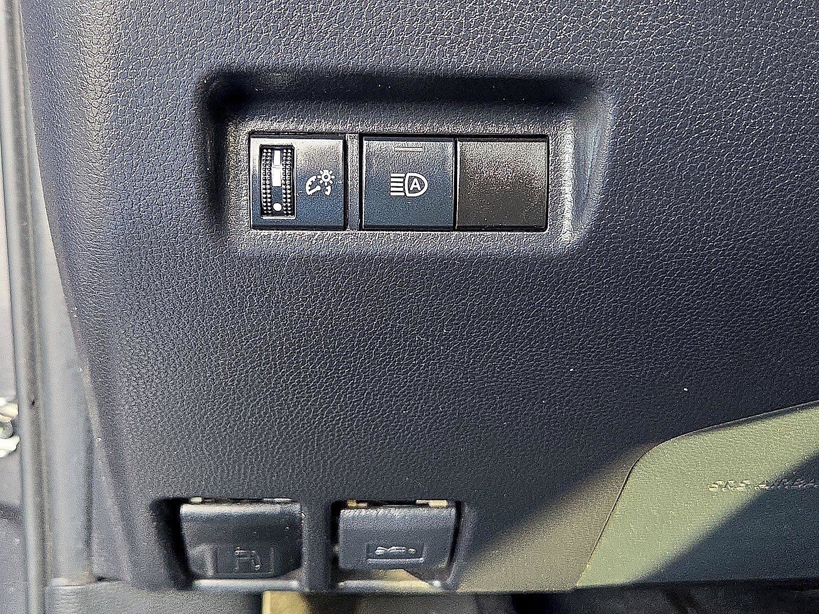 Used 2021 Toyota RAV4 LE FWD image 23