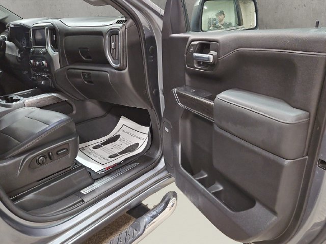 Used 2021 Chevrolet Silverado 1500 LTZ w/ LTZ Premium Package AWD/4WD image 19