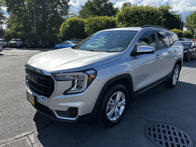 Used 2022 GMC Terrain SLE w/ Driver Convenience Package AWD/4WD image 9