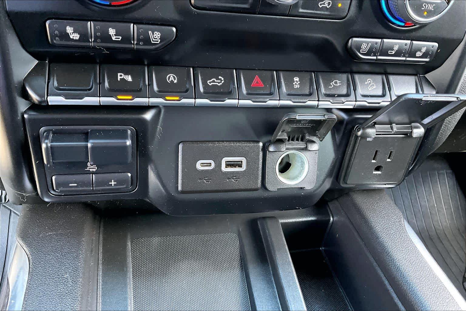 Used 2022 Chevrolet Silverado 1500 LTZ AWD/4WD image 31