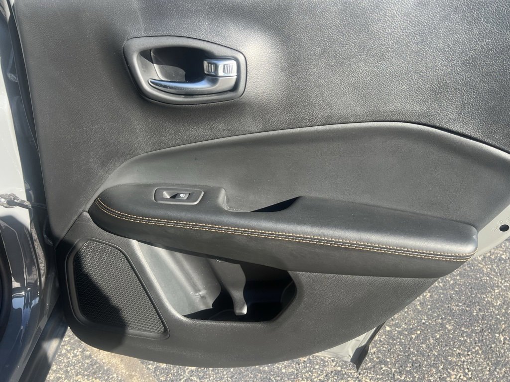 Used 2020 Jeep Compass Limited image 35