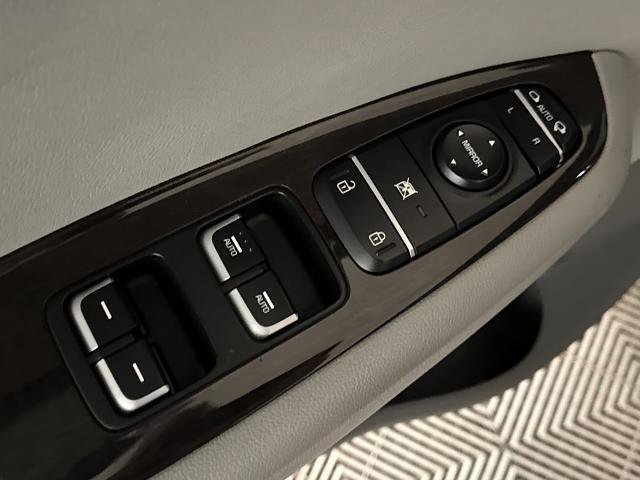 Used 2017 Kia Optima EX image 11