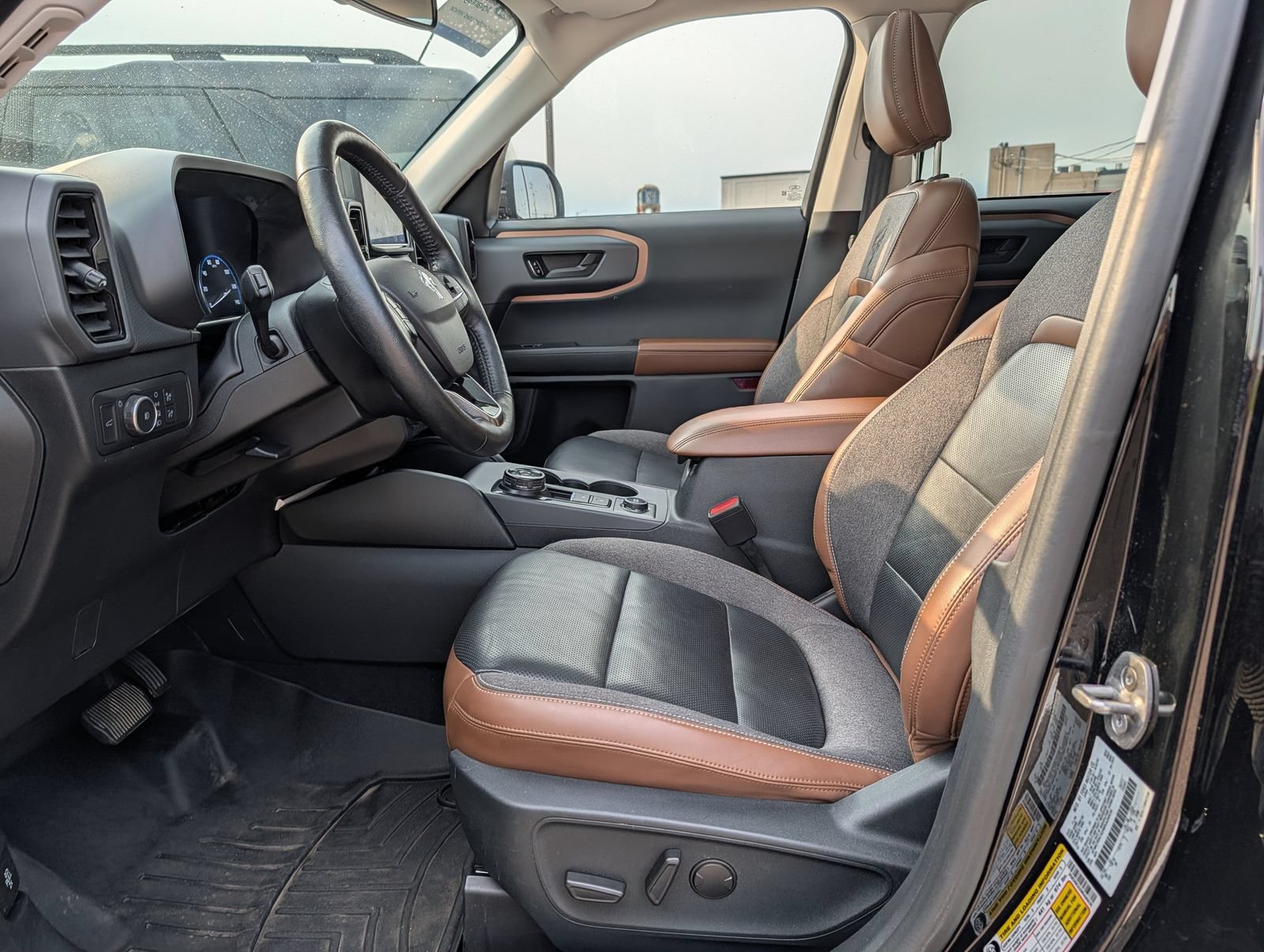 Certified 2021 Ford Bronco Sport Outer Banks w/ Outer Banks Package AWD/4WD image 16