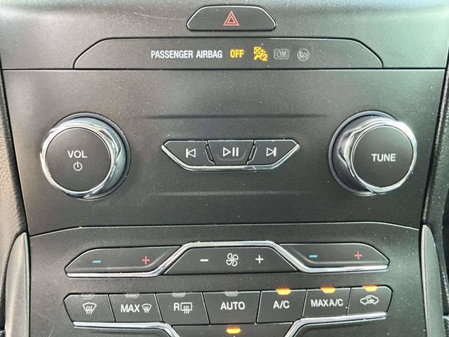 Certified 2020 Ford Edge SE FWD image 25
