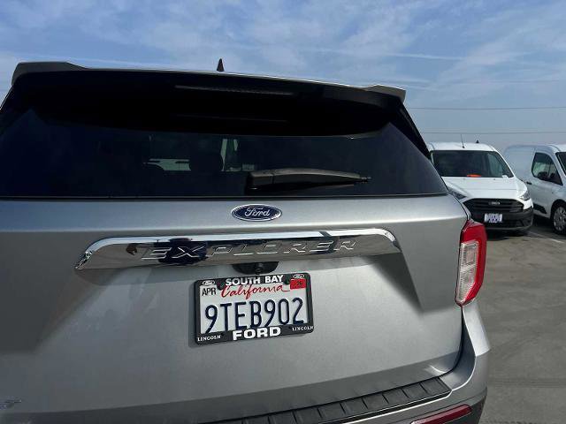 Certified 2022 Ford Explorer XLT w/ Equipment Group 202A image 6