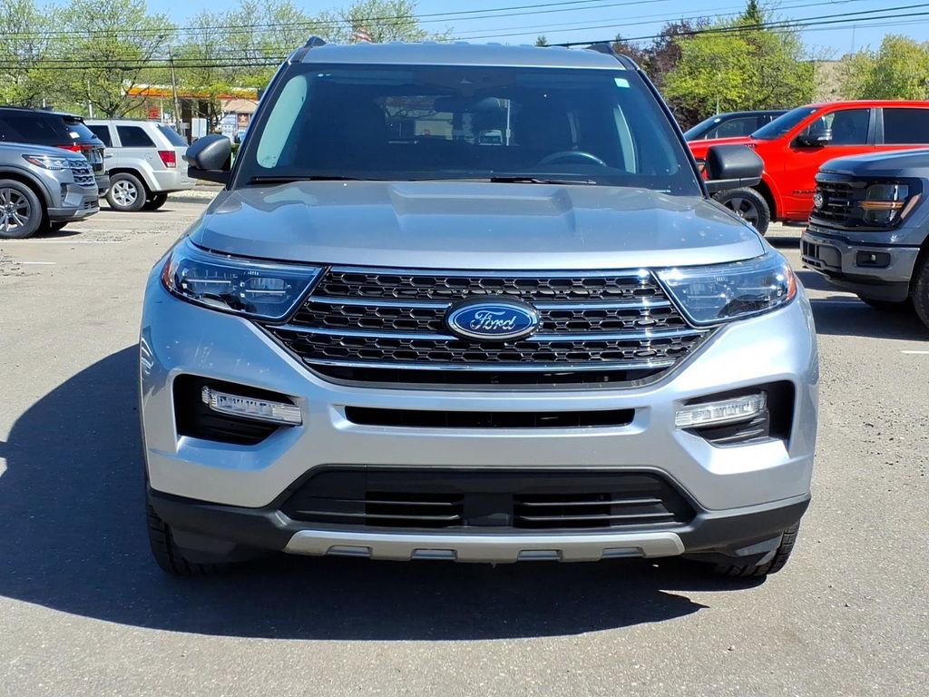 Certified 2023 Ford Explorer XLT w/ Equipment Group 202A AWD/4WD image 8