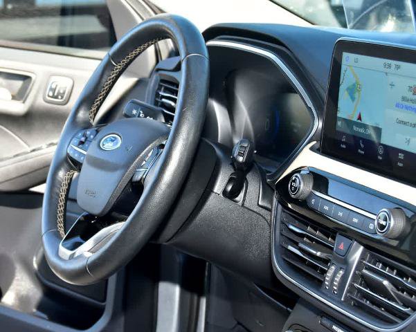 Certified 2022 Ford Escape Titanium w/ Titanium Elite Package FWD image 19