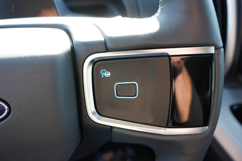 Certified 2025 Ford Expedition Active image 37