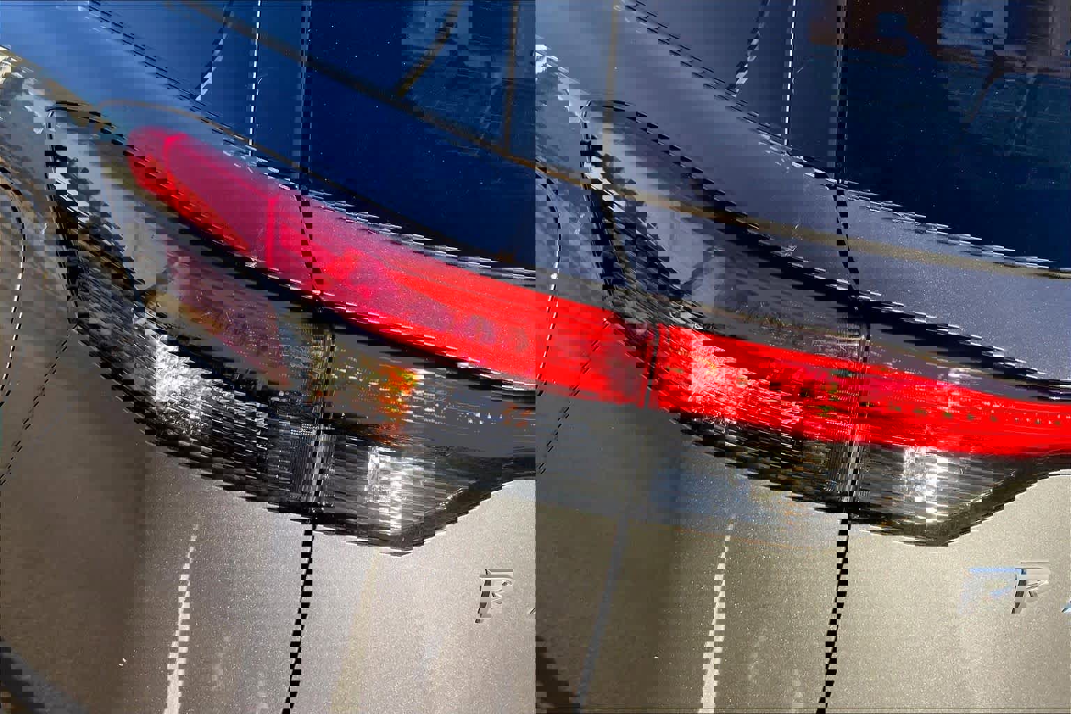 Used 2022 Nissan Pathfinder Platinum w/ Cargo Package image 28