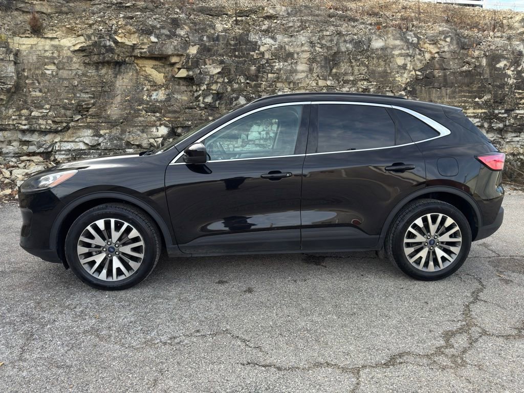 Certified 2022 Ford Escape Titanium w/ Class II Trailer Tow Package image 3