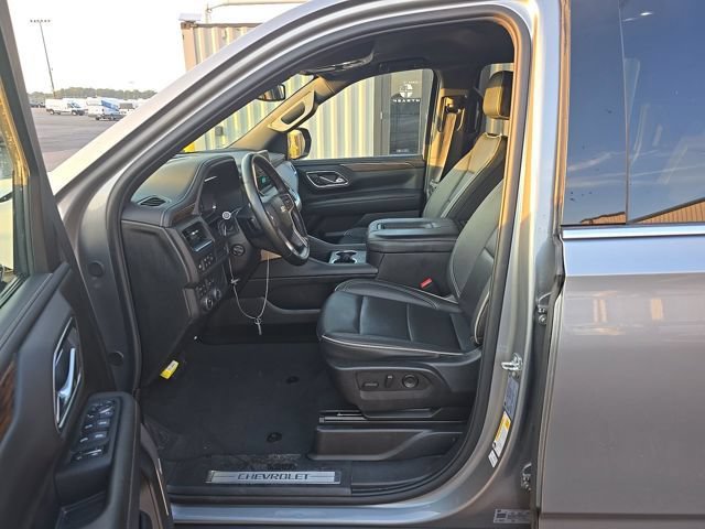 Used 2024 Chevrolet Suburban Premier AWD/4WD image 6