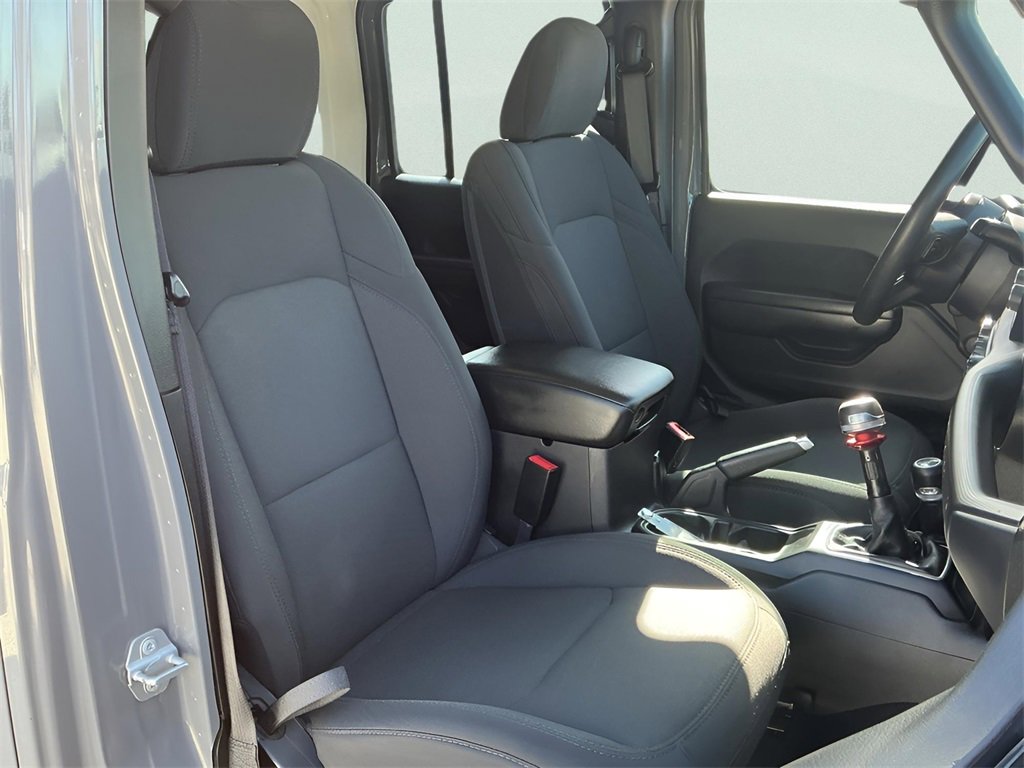 Used 2019 Jeep Wrangler Unlimited Sport image 17