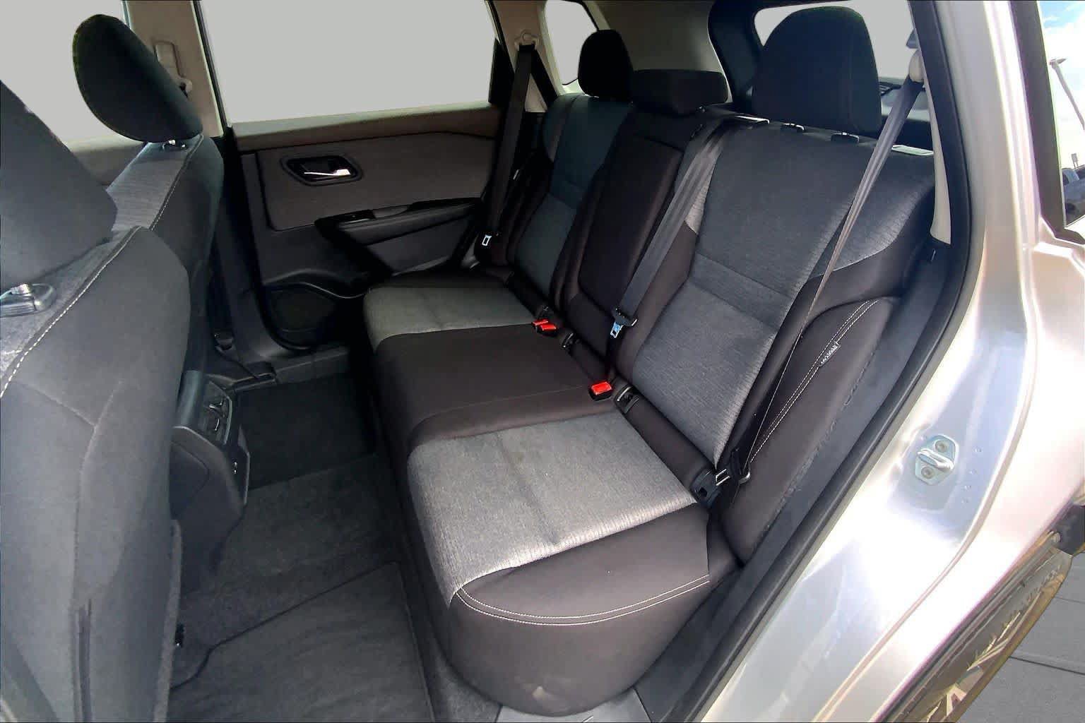 Used 2023 Nissan Rogue SV AWD/4WD image 21