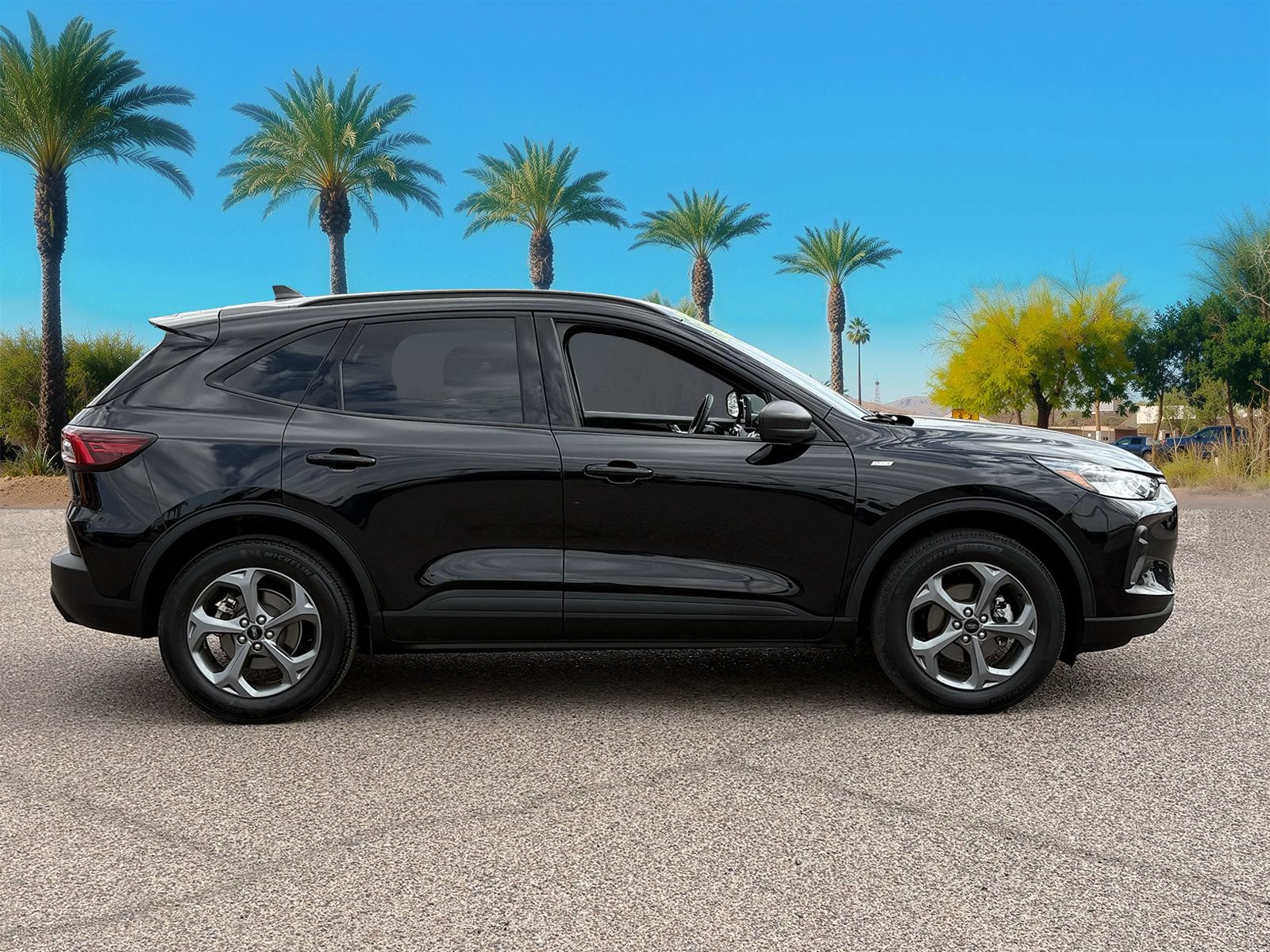 Certified 2025 Ford Escape ST-Line AWD/4WD image 7