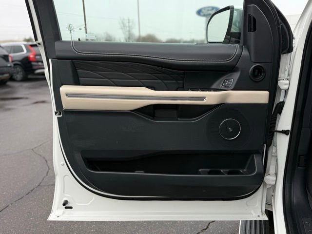 Certified 2022 Ford Expedition Platinum image 15