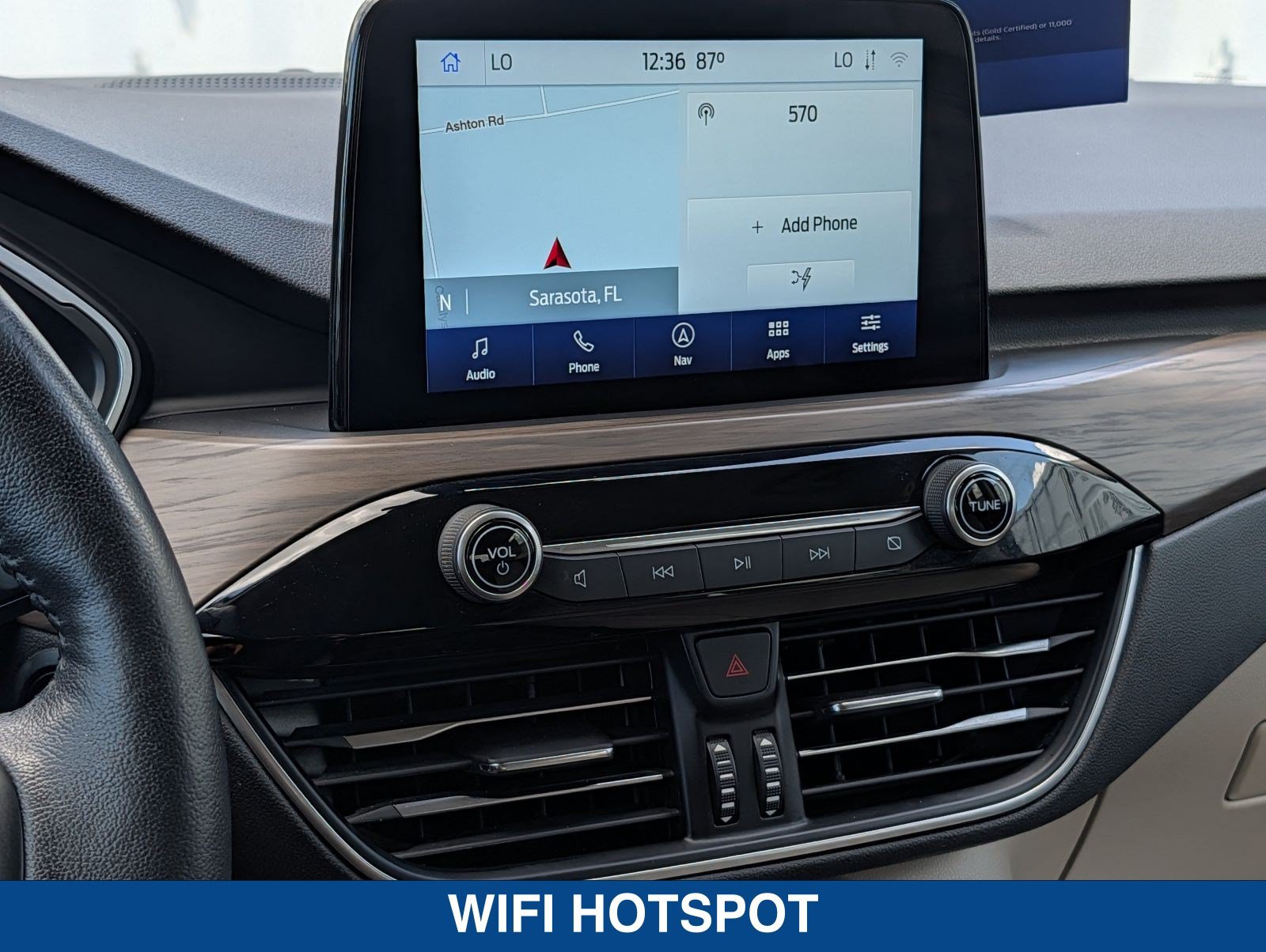 Certified 2020 Ford Escape Titanium FWD image 30