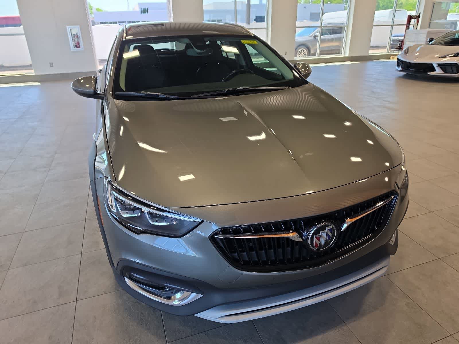 Used 2019 Buick Regal Essence w/ Driver Confidence Package I AWD/4WD image 4