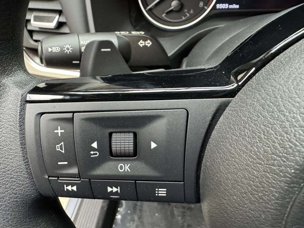 Used 2023 Nissan Rogue SV AWD/4WD image 14