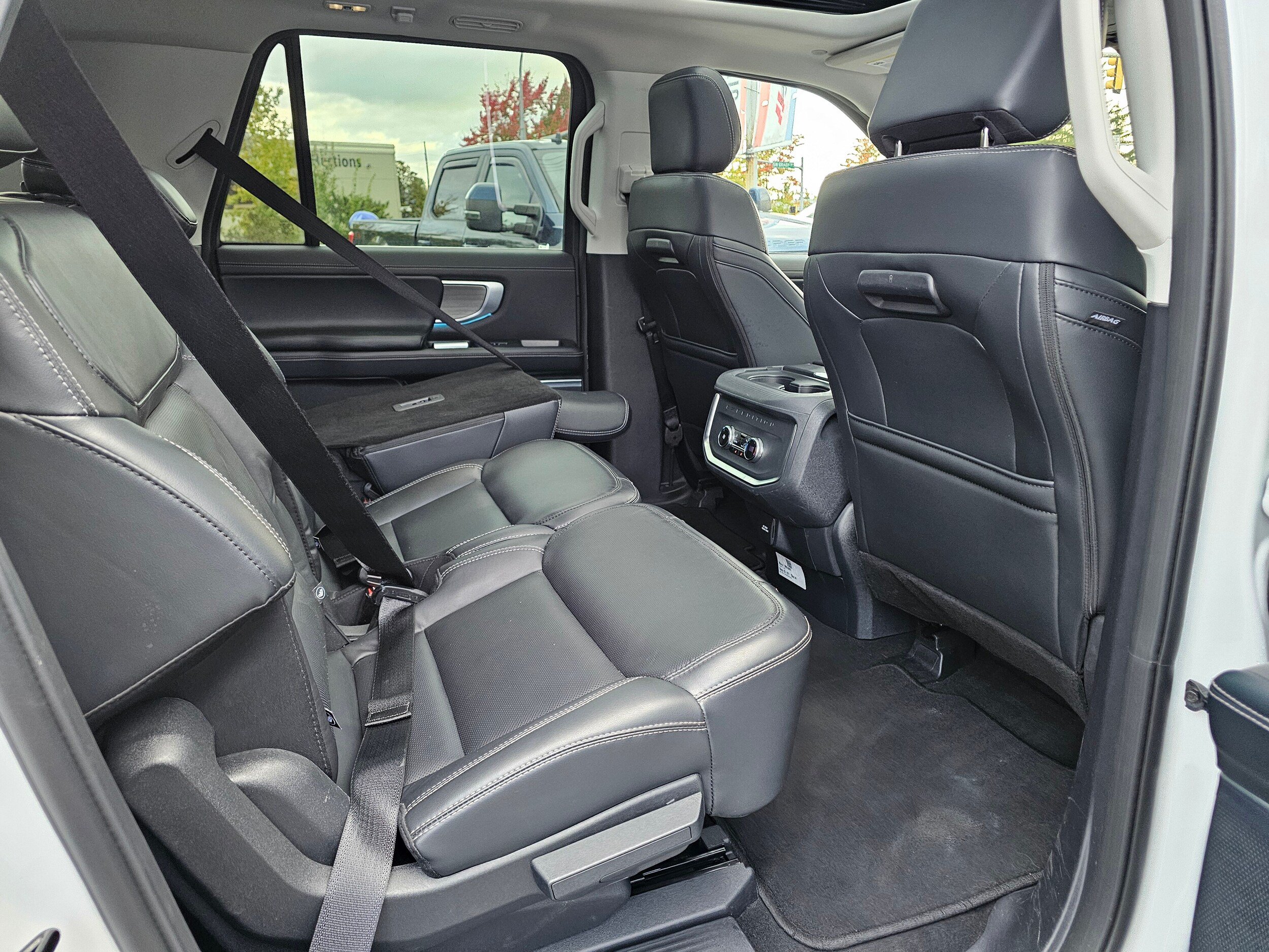 Certified 2025 Ford Expedition Max Platinum AWD/4WD image 15