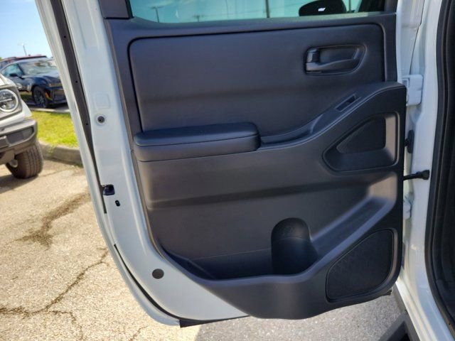 Used 2025 Nissan Frontier S RWD image 12