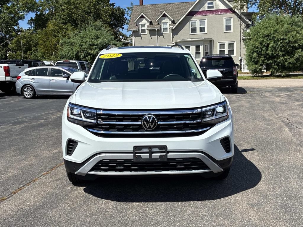 Used 2023 Volkswagen Atlas SE AWD/4WD image 2