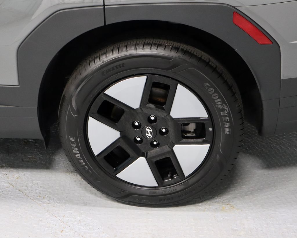 Used 2025 Hyundai Santa Fe SEL AWD/4WD image 19