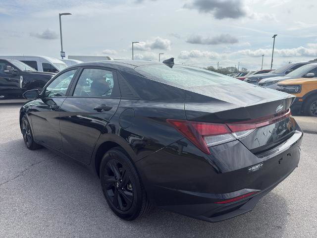 Used 2023 Hyundai Elantra SEL FWD image 5
