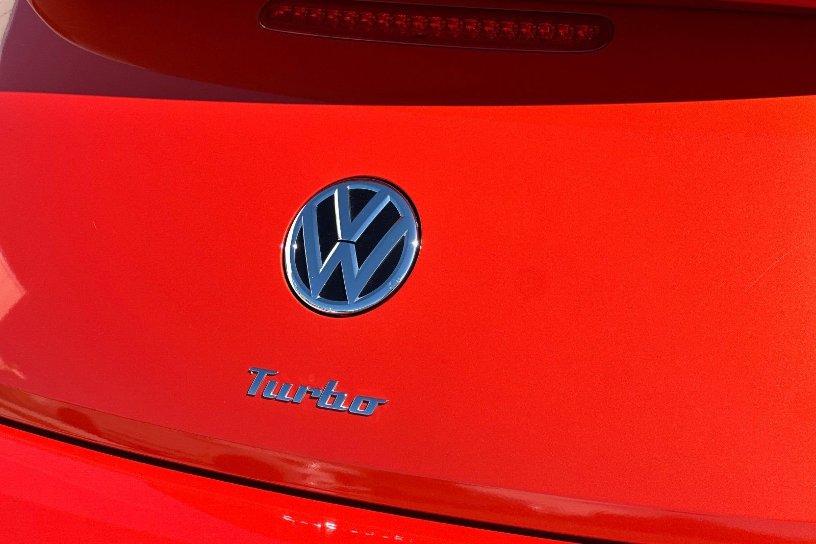 Used 2018 Volkswagen Beetle 2.0T S image 24