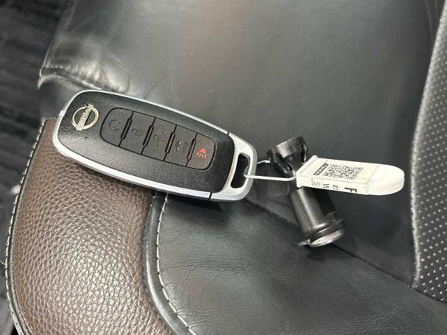 Used 2023 Nissan Pathfinder Platinum AWD/4WD image 33