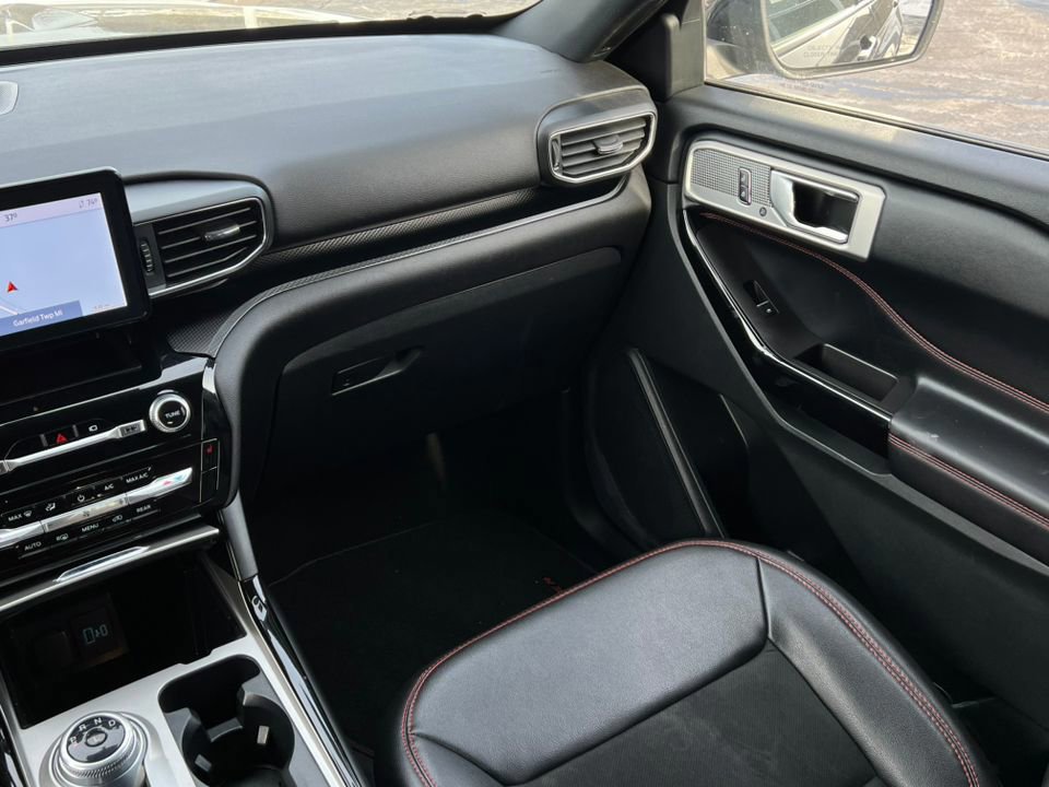 Certified 2022 Ford Explorer ST-Line w/ Class IV Trailer Tow Package image 40