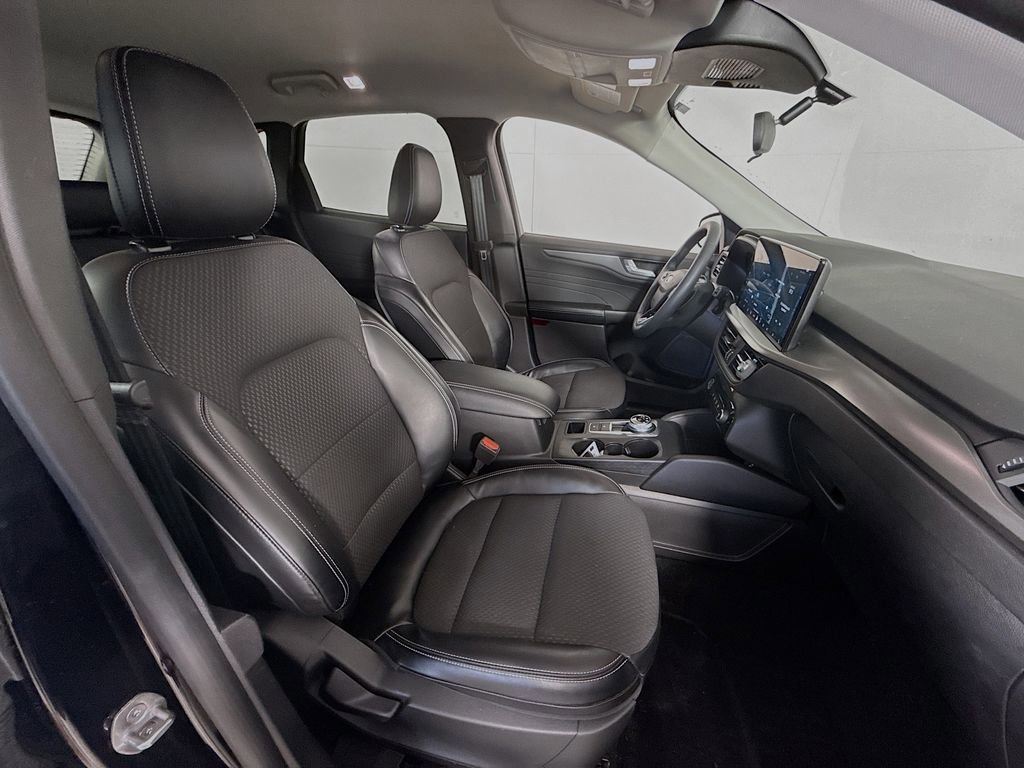 Certified 2023 Ford Escape SE image 28