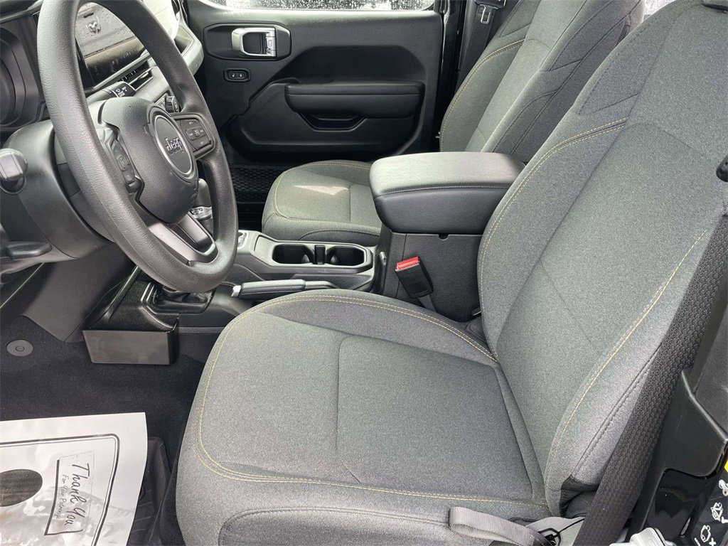 Used 2025 Jeep Wrangler Sport image 12