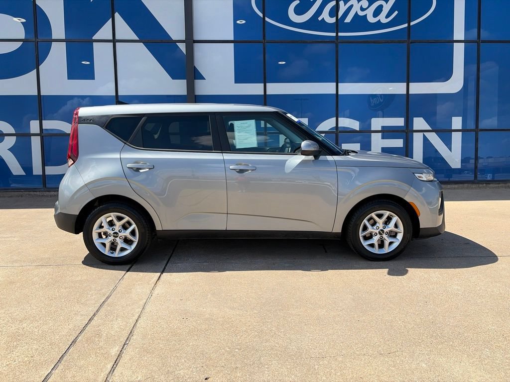 Used 2022 Kia Soul LX w/ Technology Package FWD image 8