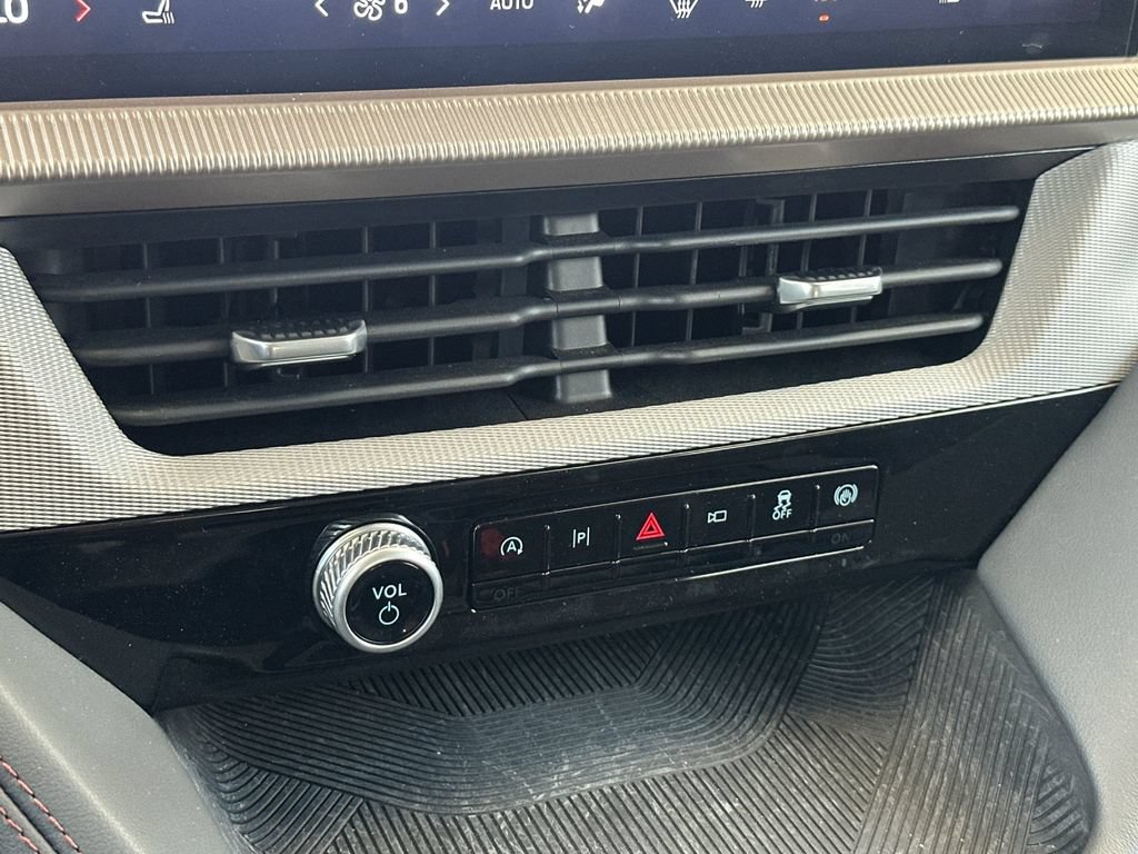 Certified 2026 Ford Explorer Active RWD image 21