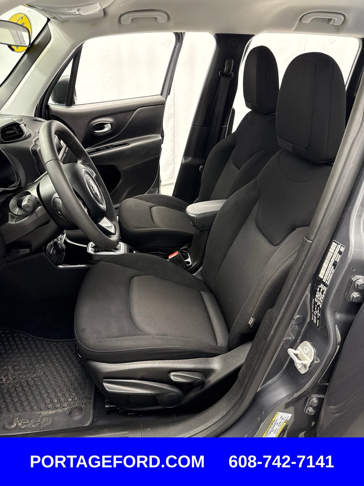 Used 2023 Jeep Renegade Latitude AWD/4WD image 8