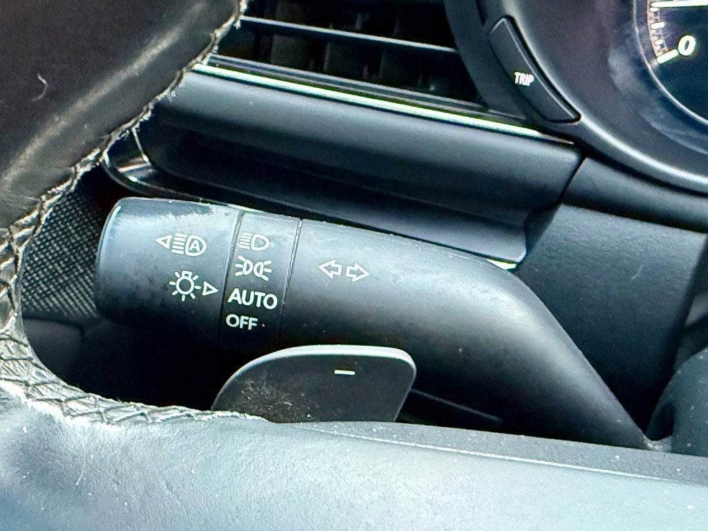 Used 2020 MAZDA MAZDA3 Premium image 27